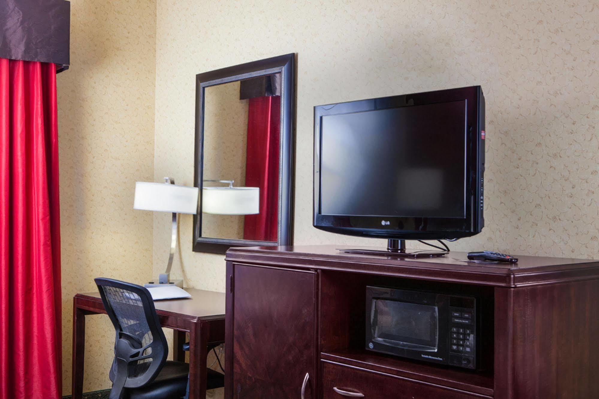 Holiday Inn Express & Suites Williamsburg, An Ihg Hotel Eksteriør billede